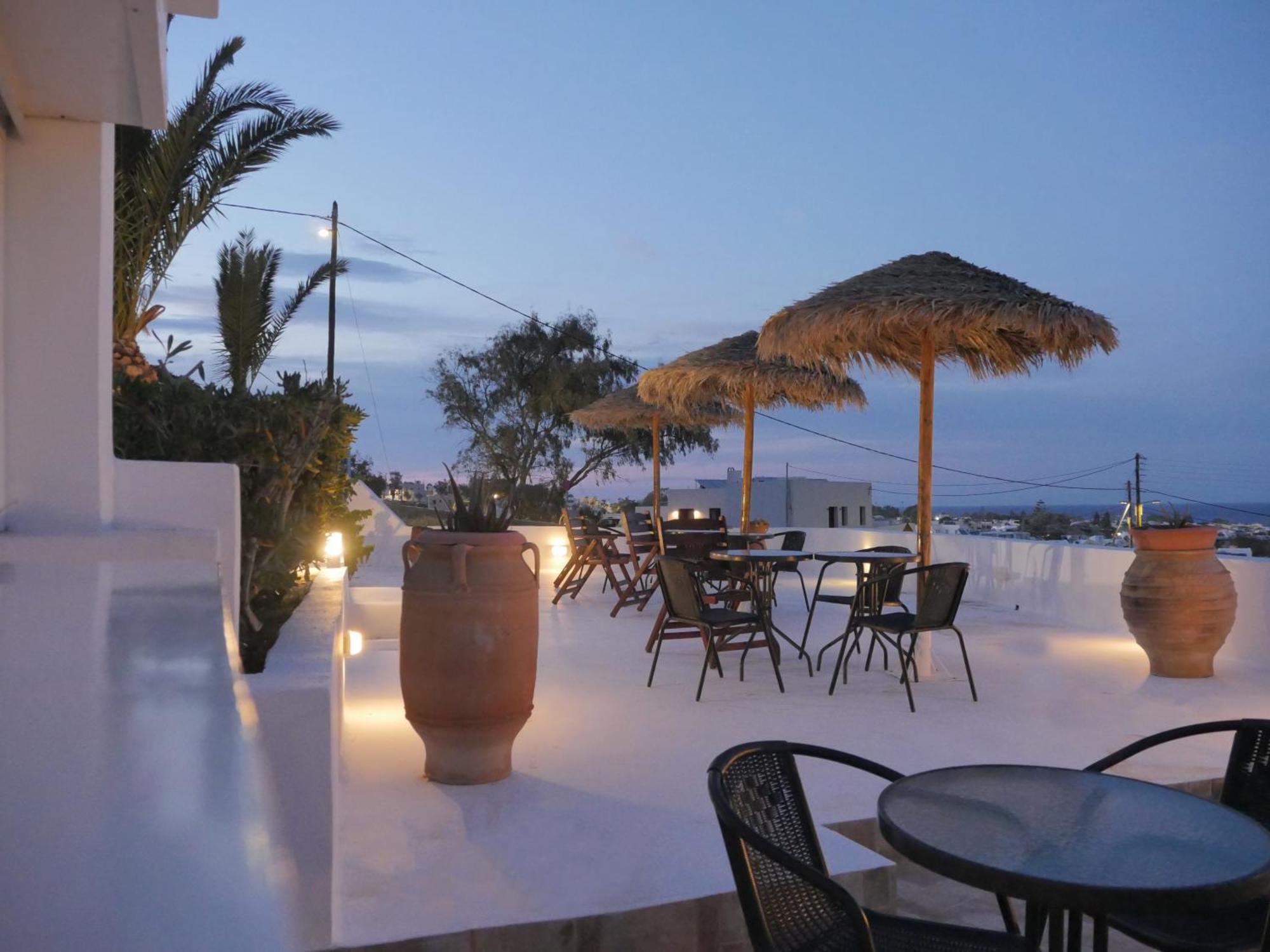 Ancient Thera Apartments Kamari  Ngoại thất bức ảnh